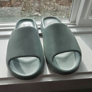 Adidas Yeezy Slides